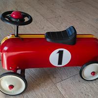 Macchinina cavalcabile metallo Città del sole