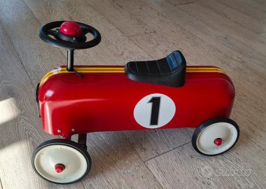 Macchinina cavalcabile metallo Città del sole