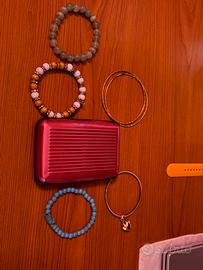 roba buona tra gioielli borse e valigie