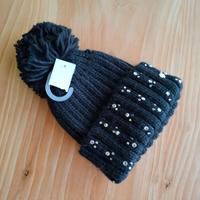 Cappellino / berretto con strass e pon pon