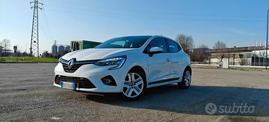 Renault Clio v zen 90cv