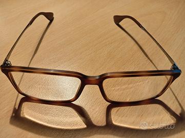 Occhiale da vista con lenti progressive. 