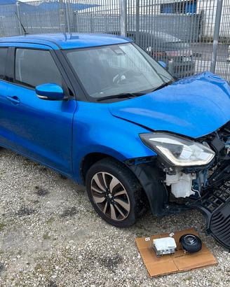 Suzuki Swift 1.2 Hybrid ALL GRIP TOP SINISTRATA