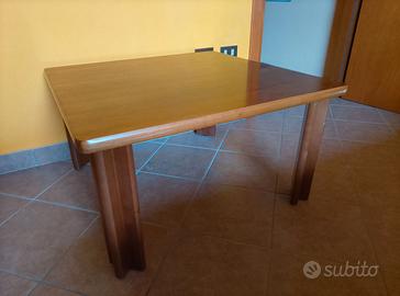 Tavolino basso quadrato in legno