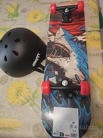 Skate con casco