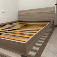 Letto matrimoniale grigio rovere con rete a doghe