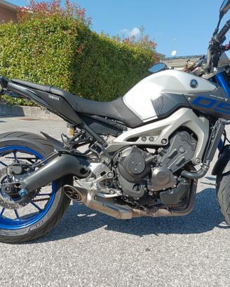 Yamaha MT 09 ABS 2015 akrapovic