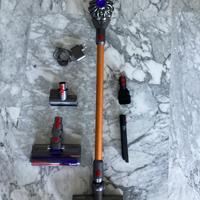 ASPIRAPOLVERE DYSON V8 CON ACCESSORI
