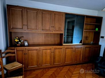 Grande parete attrezzata in legno massello