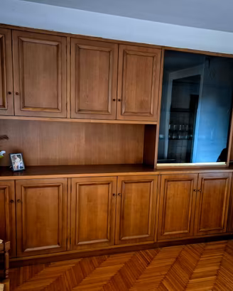 Grande parete attrezzata in legno massello