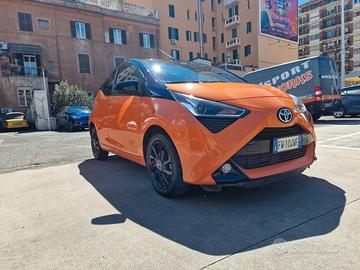 Toyota Aygo 5 Porte Aygo 5p 1.0 x-wave Orange m-mt