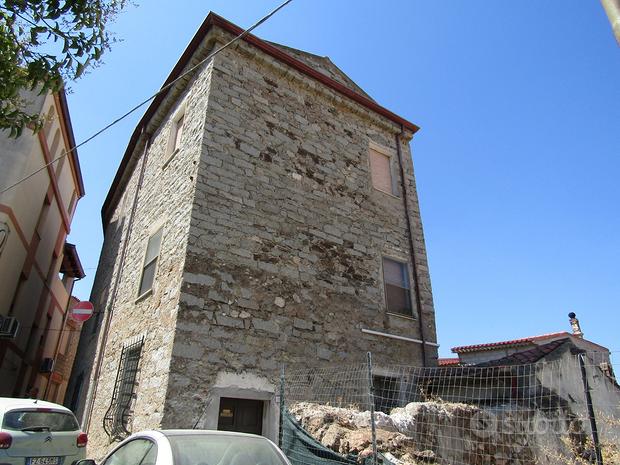 Casa storica indipendente a Oliena