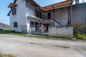 3 LOCALI A REVELLO
