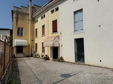 CASA SEMINDIPENDENTE A GALLIERA VENETA