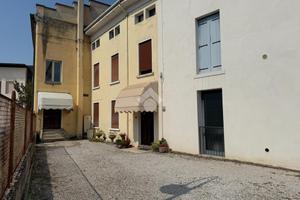 CASA SEMINDIPENDENTE A GALLIERA VENETA