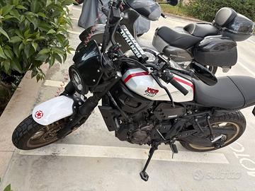 YAMAHA XSR 700 - XTRIBUTE