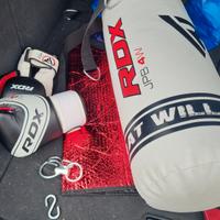 Sacco da Boxe 2ft e Guantoni 