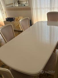 Tavolo grande panna con sedie - Pari