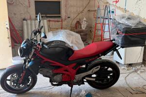 Moto Suzuki Gladius 650