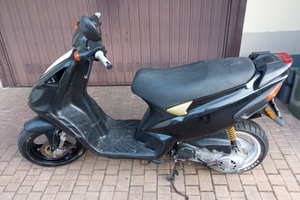 Piaggio Energy 70 DGV Garage YOUTUBE