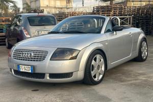 Audi TT cabrio 18 turbo 5v180 cv