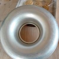 stampo da forno per ciambella con buco al centro 