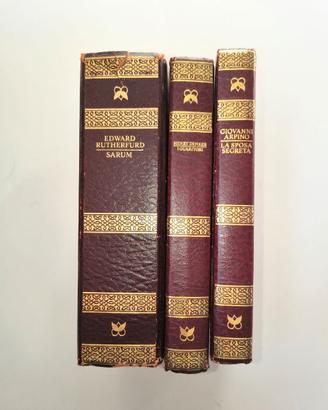 Set di tre libri con copertina rigida in similpell