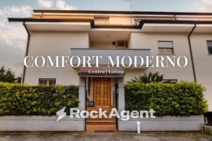Villa di 306 m² con più di 5 locali e box auto a L
