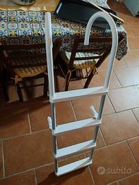 scaletta in alluminio e plastica barca e gommone