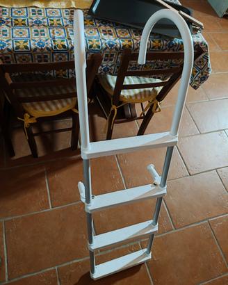 scaletta in alluminio e plastica barca e gommone