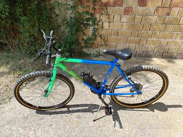 Mountain bike 26 unisex cambio Shimano 18 marce