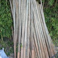 Pali in legno in diverse misure 