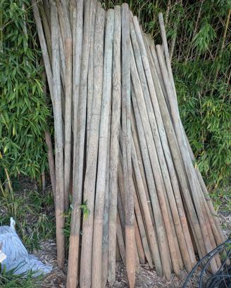 Pali in legno in diverse misure 