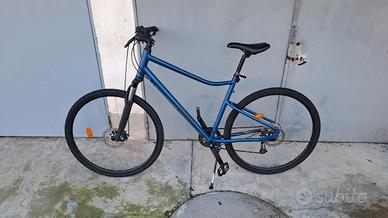 Bici da trekking riverside 500 blu