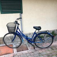 Bici con cestino
