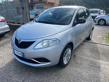 Lancia Ypsilon 1.2 69 CV 5 porte Gold