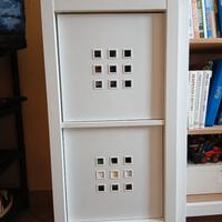 Mobile contenitivo KALLAX con piedini in legno