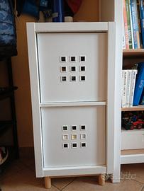 Mobile contenitivo KALLAX con piedini in legno