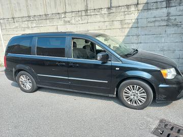lancia voyager 