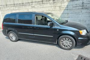 lancia voyager 