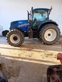 New Holland T7
