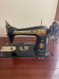 Macchina da cucire SINGER NUMERATA DA COLLEZIONE