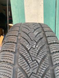 Gomme INVERNALI 215/60 R17 leggere testo annuncio