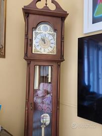 orologio a pendolo classico funzionante