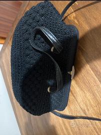 Pochette all'uncinetto
