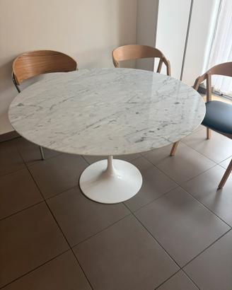 Tavolo Tulip H73 - Marmo bianco Carrara (d 120cm)