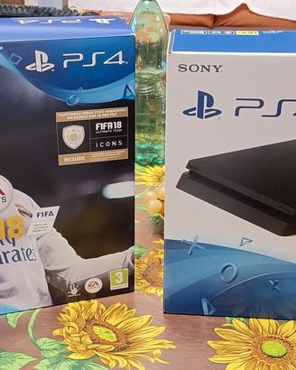 PS4 Sony Fifa 18 e due joystick 