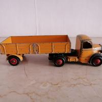 Dinky Toys Bedford no Politoys Mebetoys Corgi 