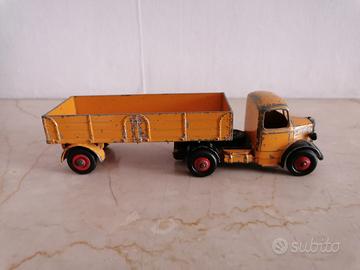 Dinky Toys Bedford no Politoys Mebetoys Corgi 