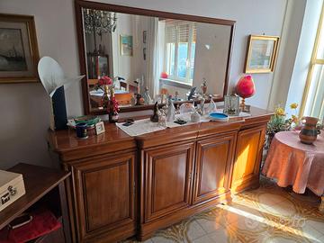 Soggiorno usato, completo di tavolo e 6 sedie